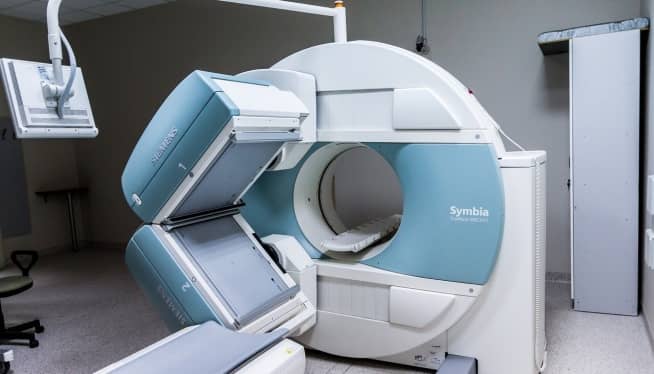 máquina de resonancia magnética por contraste