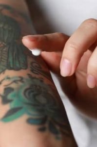 cuidar piel con tatuaje